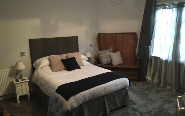The Bluebell Inn and Lodge