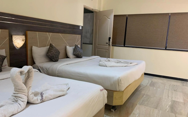 Hotel Temple City