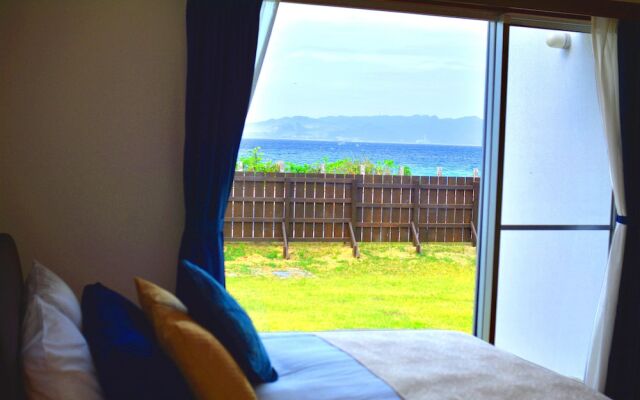 Beach Side House ONNA