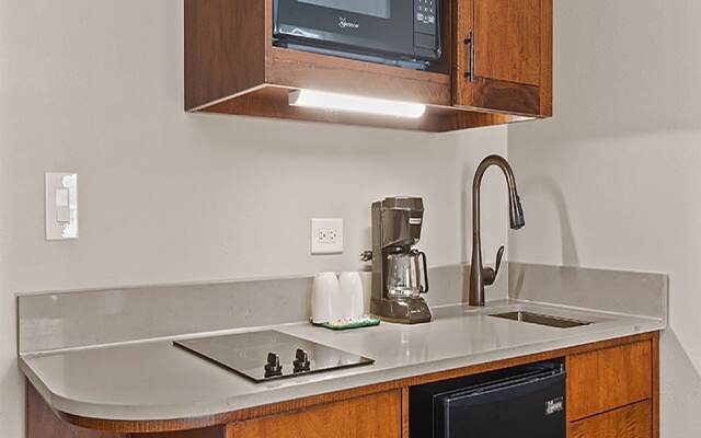 The Bamboo Waikiki 704