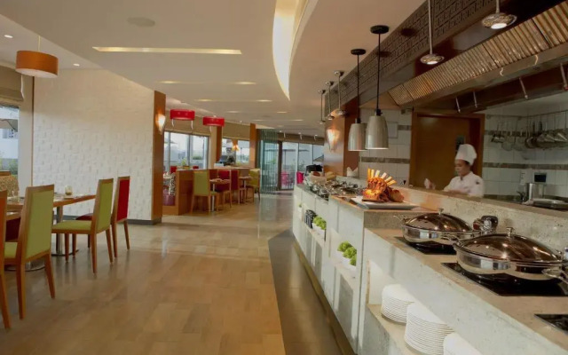 Majestic Arjaan by Rotana Hotel