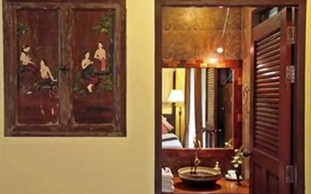 Coral Hotel Bangsaphan