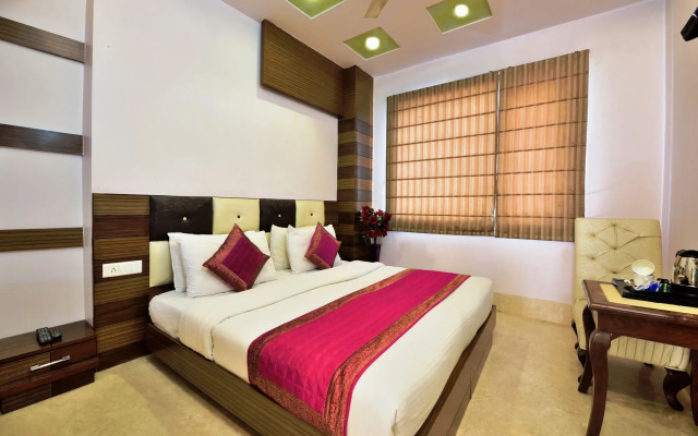 Hotel Taksh Inn