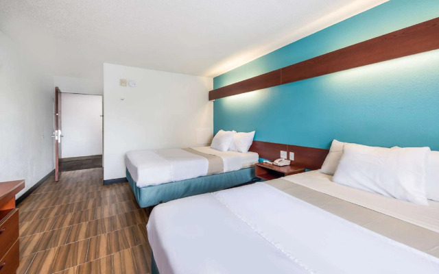 Americas Best Value Inn & Suites Brunswick