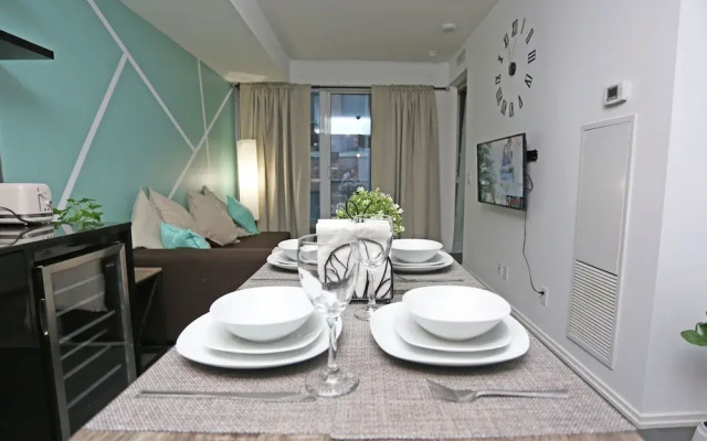 Marvelous 2 Bdrm in Downtown Toronto