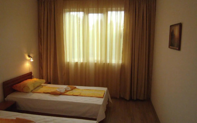 Nicol Apartment in Hermes Complex