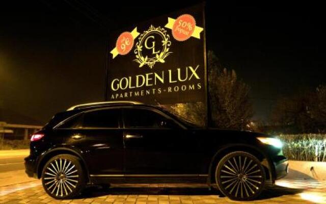 Golden Lux Apartments and Rooms
