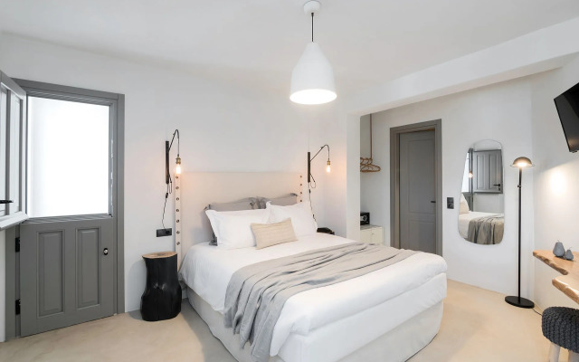 Chora Kythnos Suites