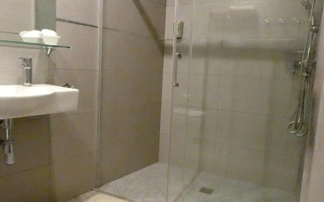 Hostal House