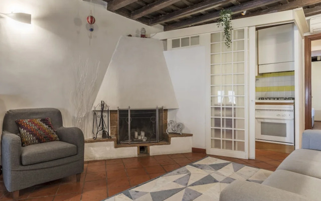 Stylish Flat Domus Aurea