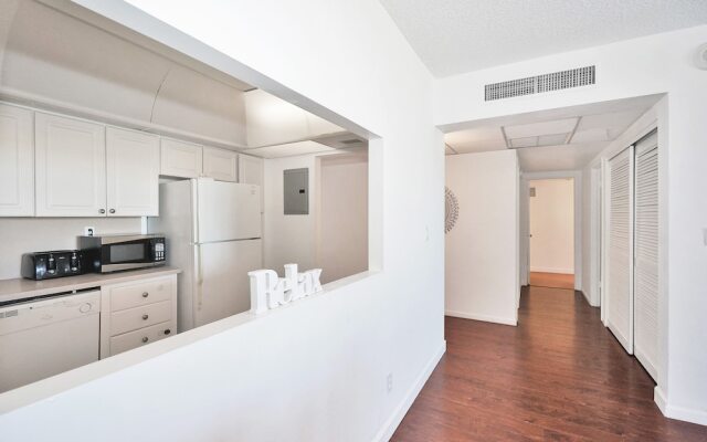 Destination Stays-Ocean View Condo Miami