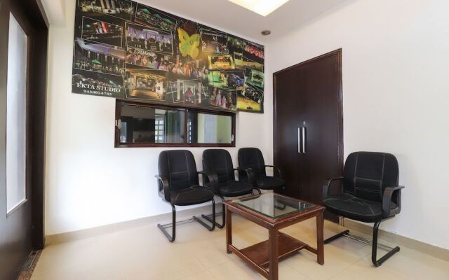 Oyo 60162 City Club And Hotels