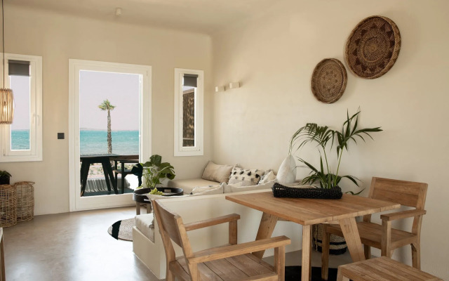 Seesoo Paros Beachfront Resort