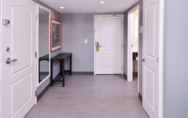 Hampton Inn & Suites Legacy Park-Frisco