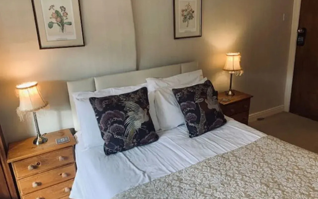OYO Cocketts Hotel