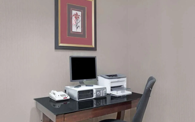 Microtel Inn & Suites By Wyndham Charleston Wv