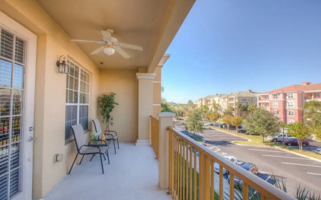 Lovely Third-floor Vista Cay Resort Condo!