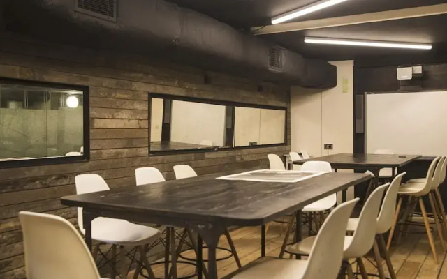 1n Student Hotel Camden - Students Only