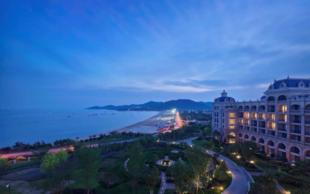 Hilton Dalian Golden Pebble Beach Resort