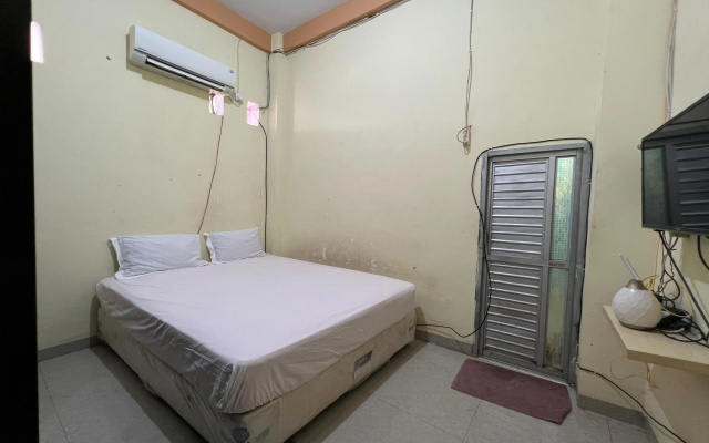 Hotel O Kost Naura – Guest Rooms – Makassar