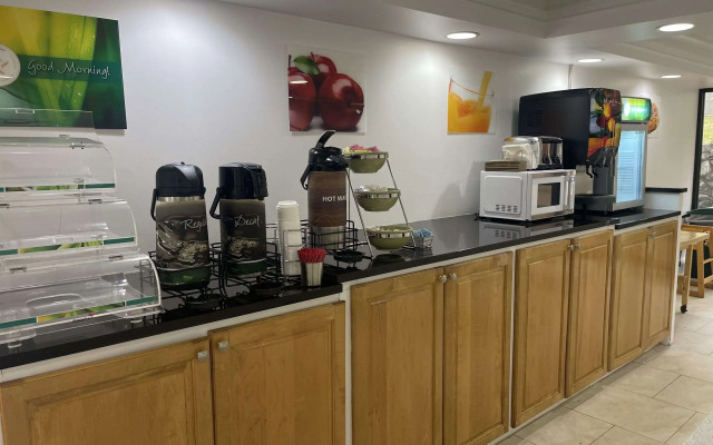 Quality Inn Dalton Central