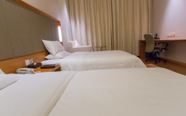 Ji Hotel Wuhan Guanggu