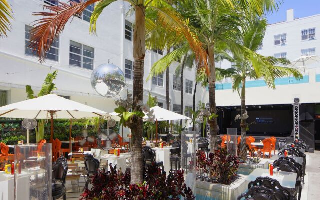 Hotel Breakwater South Beach
