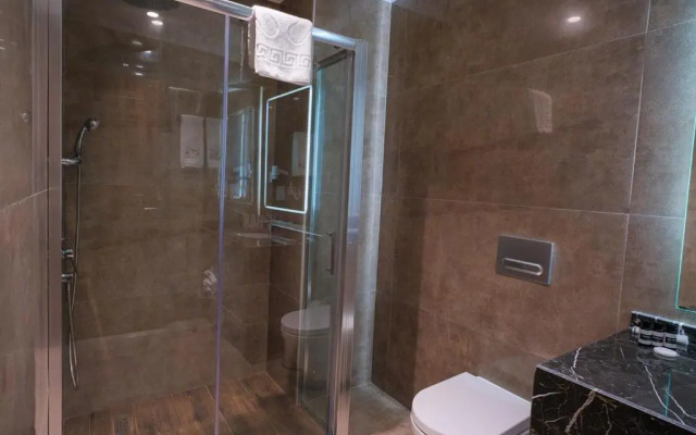 Ekor Elegance Hotel