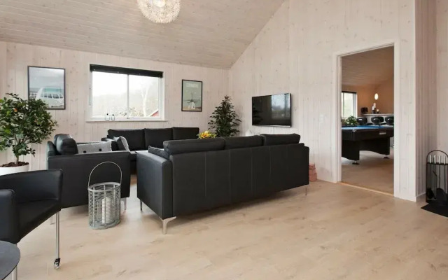18 Person Holiday Home in Hojby