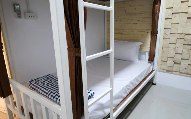Baan URT Suratthani Airport Hotel