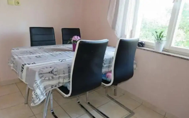Serene Barbat Escape With Just Minutes From the Beach