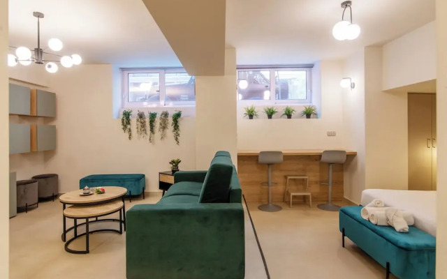 Charming Delphi Residence in Athens