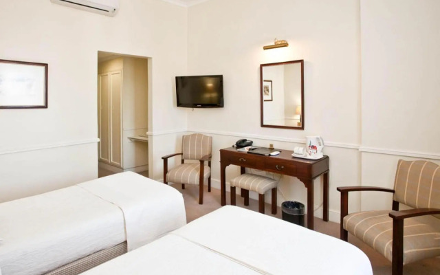 Queen’s Hotel by BON Hotels