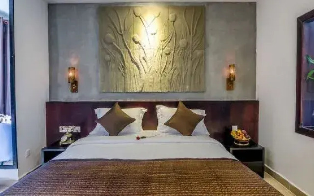 The Palm Boutique