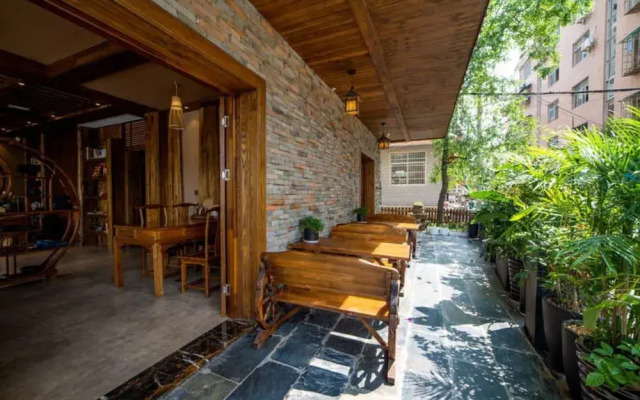 Riverside Boutique Inn