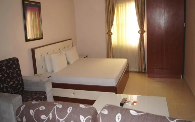 Royalview Hotel And Suites