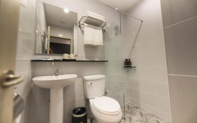 Calistar Hotel