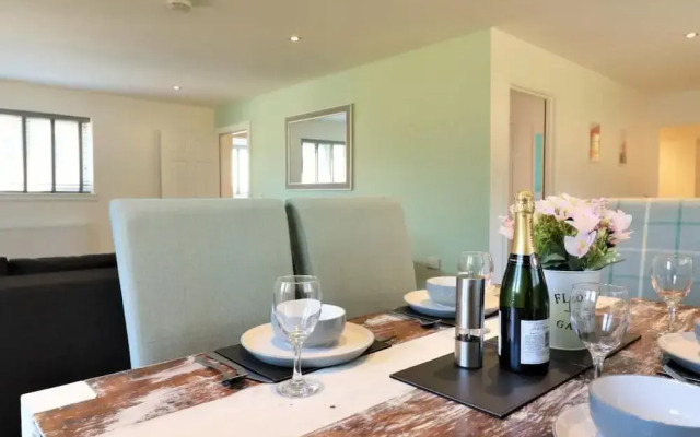 Railway House 5 bed - Maryhill