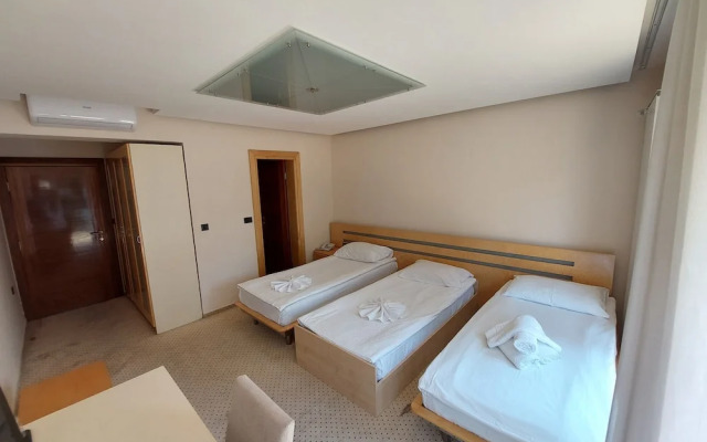 Hotel Brass