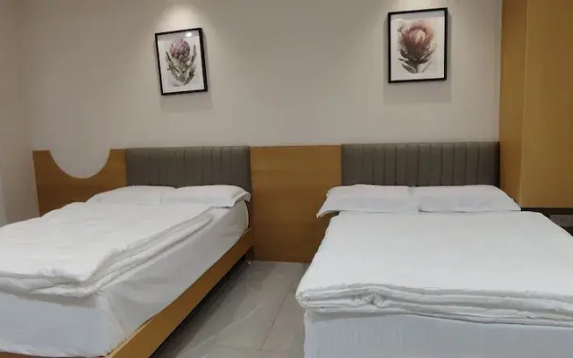 PubliQ Luxury Stays