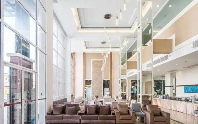 The Lavish Residence by Favstay