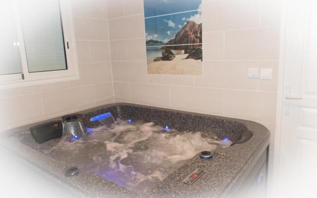 La Residence Des Cafeiers - Le Tampon (Adults Only)