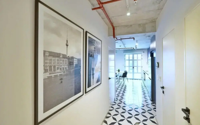 w Lively 2BR in Plaza Herrera