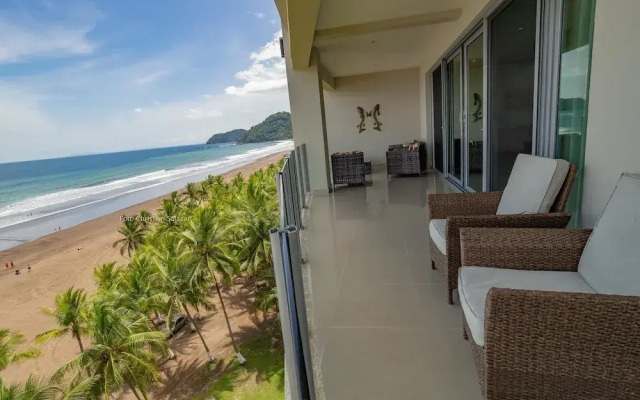 Condominio Diamante del Sol by CRHR