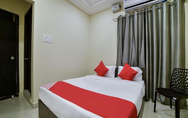 OYO 16606 Iconic Living