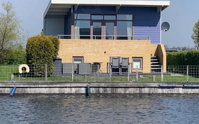 Comfy Holiday Home With a Private Jetty, in Lemmer