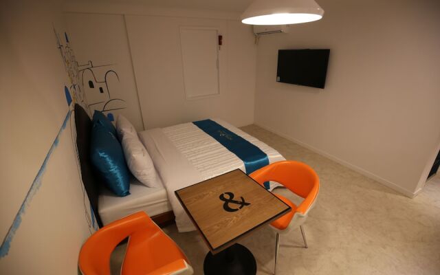 Hotel Nine