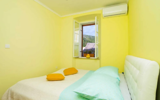 Villa Nives - Three-bedroom Villa With Terrace and Sea View