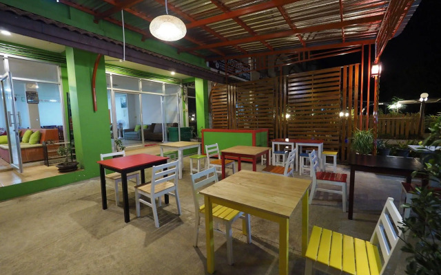 Fan Dee Hostel