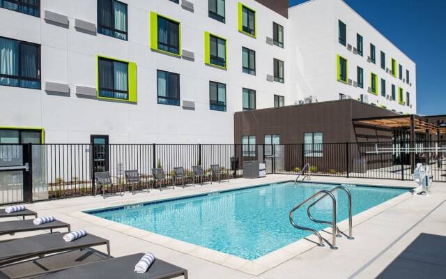 Courtyard by Marriott Modesto North